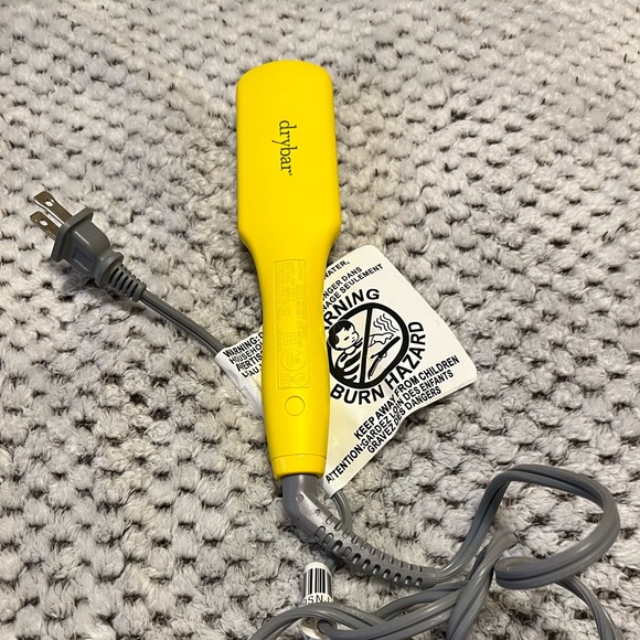 Drybar The Baby Brush Crush - Picture 4 of 4